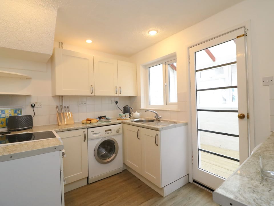 Cottage | Private kitchen | Cookware/dishes/utensils