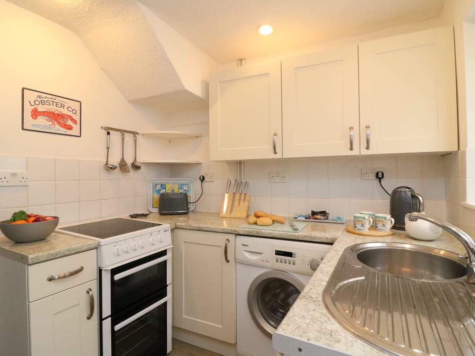 Cottage | Private kitchen | Cookware/dishes/utensils