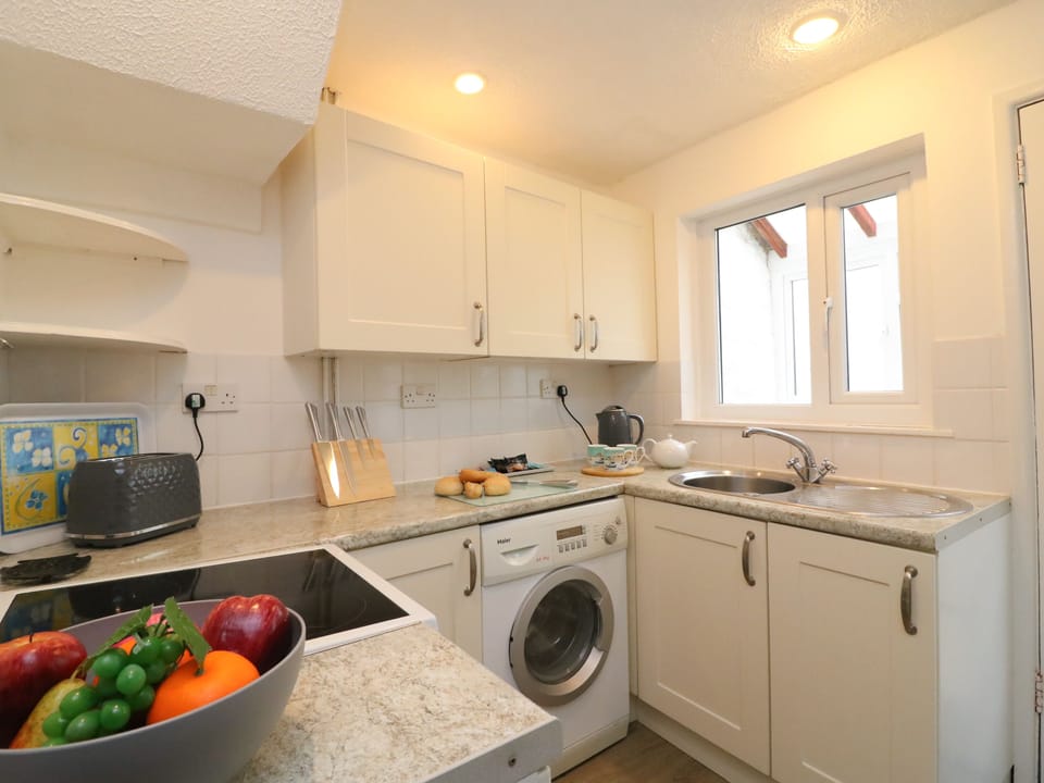 Cottage | Private kitchen | Cookware/dishes/utensils
