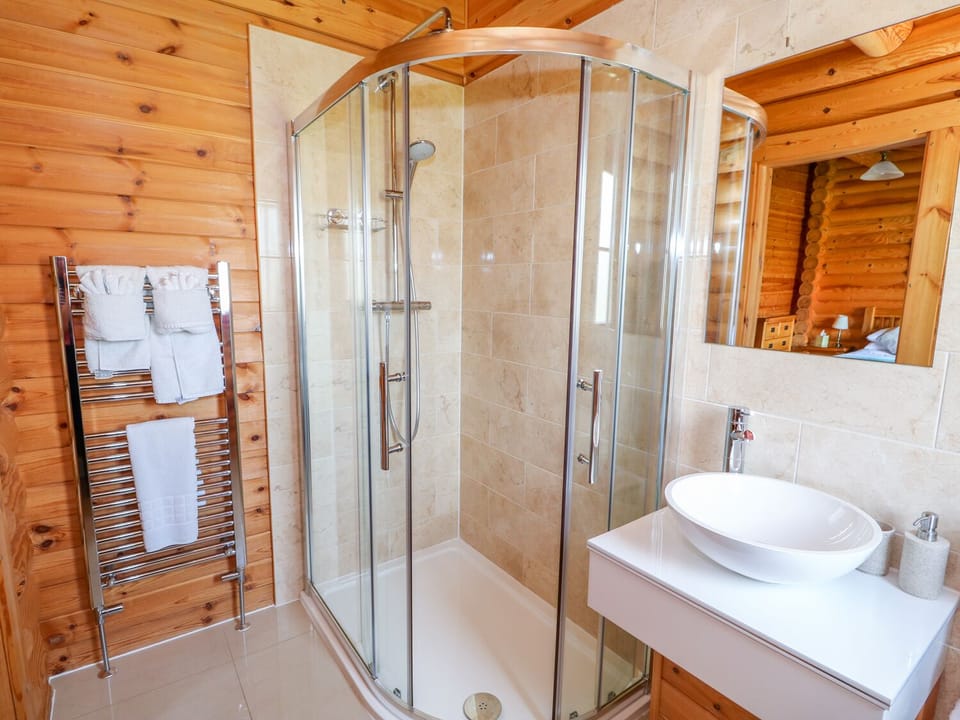 Yew Lodge Cottage in South Kesteven District