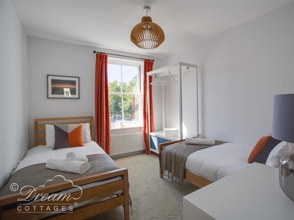 Marina Vista Apartment in Weymouth