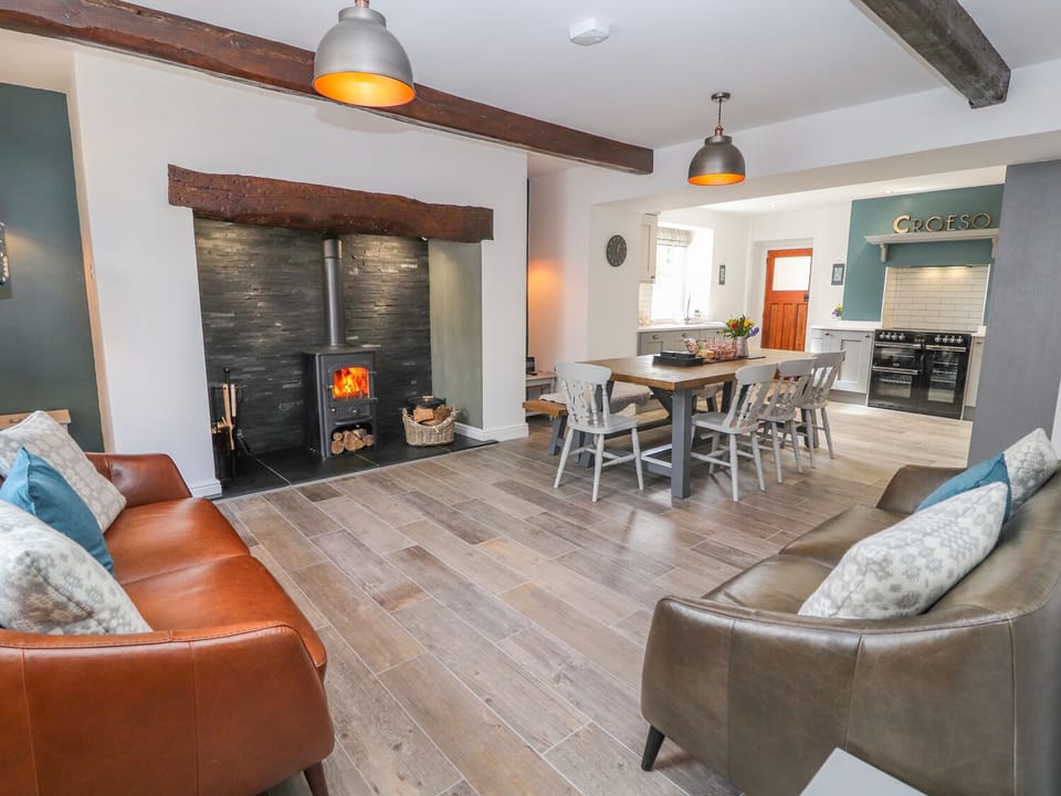 Cottage | Interior
