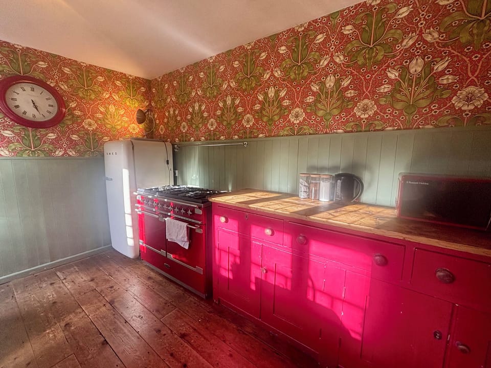 Cottage | Private kitchen | Microwave, stovetop, electric kettle, toaster