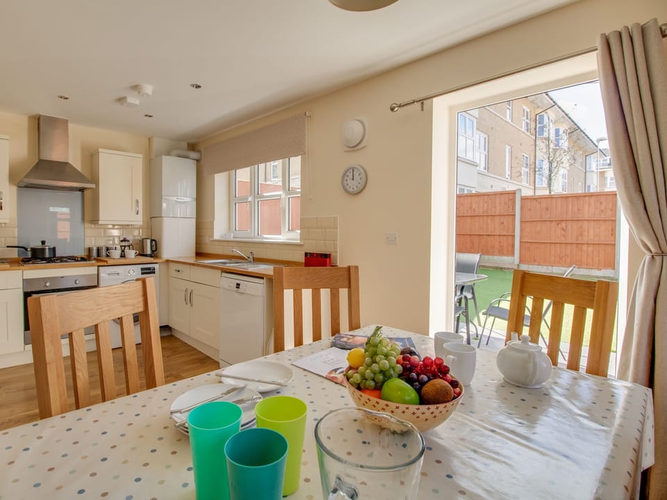 Cottage | Private kitchen | Stovetop, dishwasher, highchair, cookware/dishes/utensils
