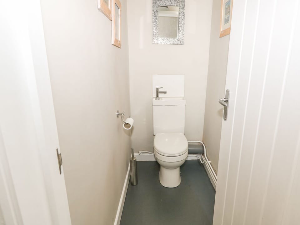 27 Whitegates House in Broadland District