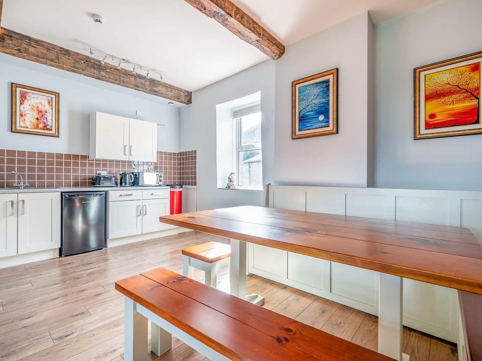 Cottage | Private kitchen | Fridge, microwave, stovetop, dishwasher