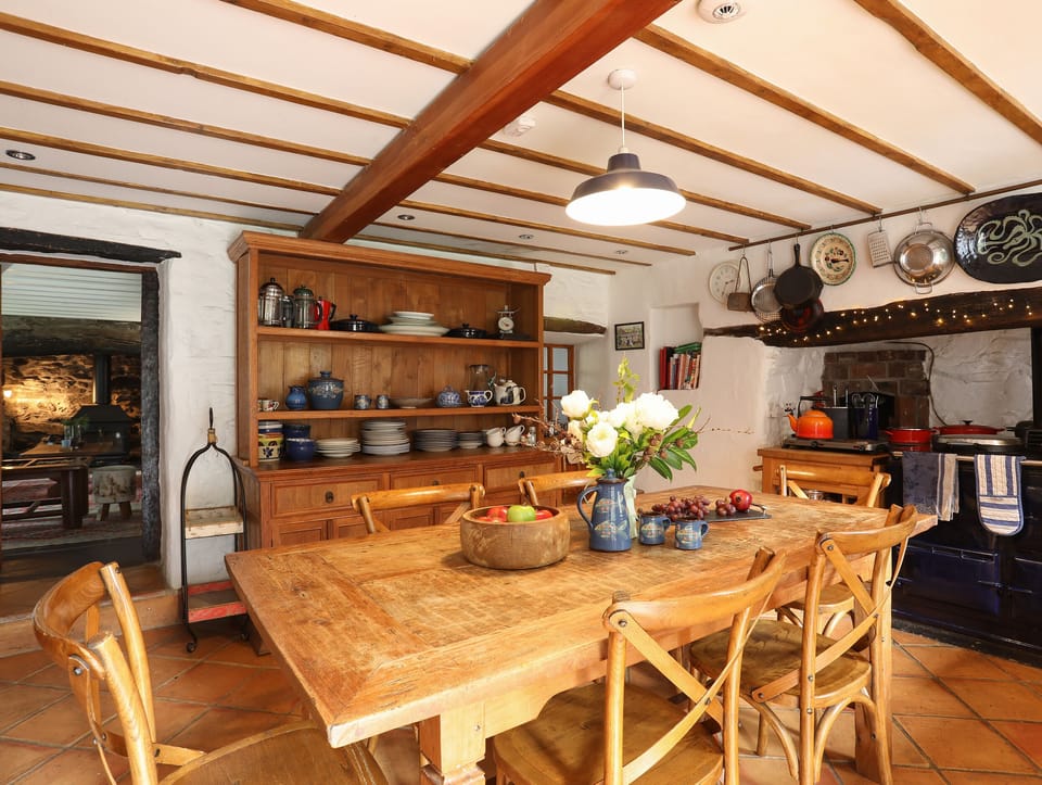 Cottage | Interior