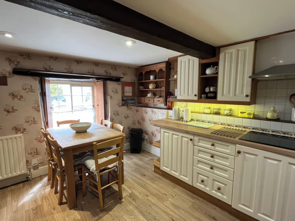 Cottage | Interior