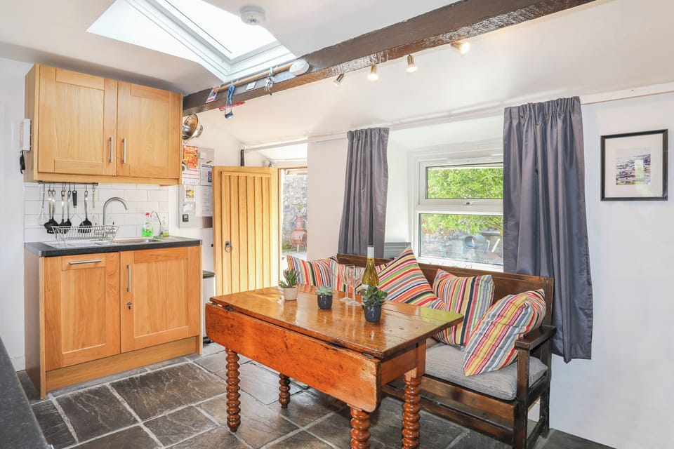 Cottage | Interior