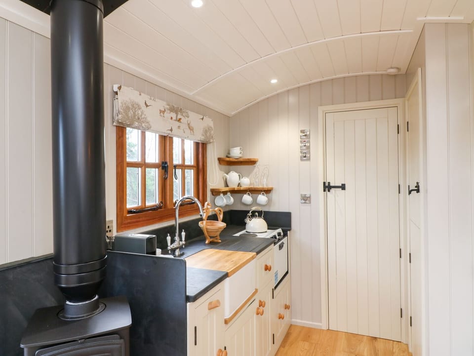 Cottage | Private kitchen | Cookware/dishes/utensils