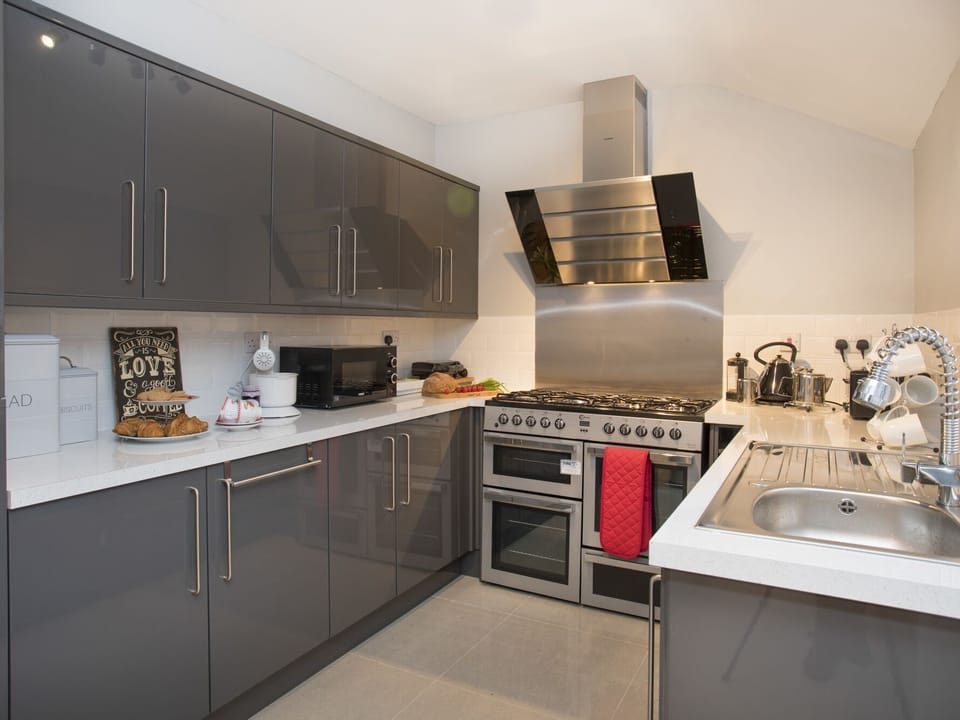 Cottage | Interior