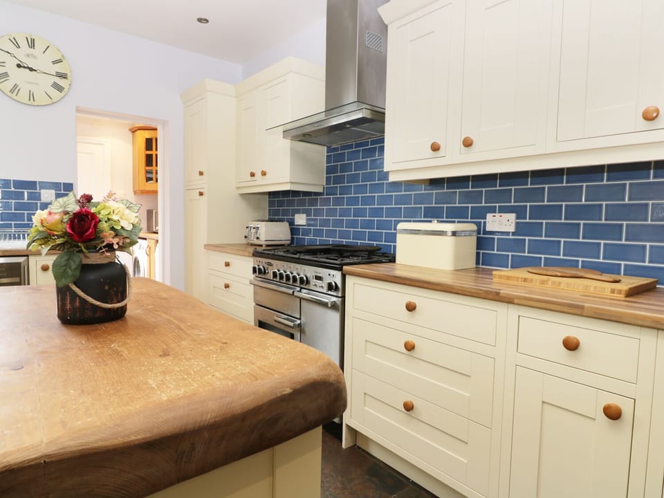 Cottage | Interior