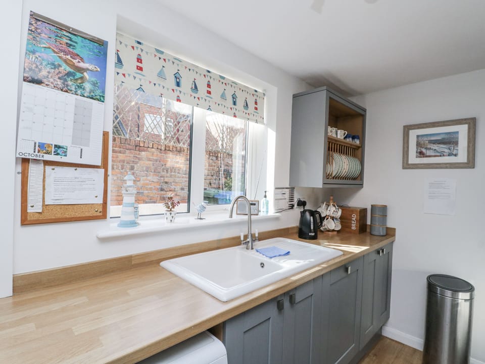 Cottage | Interior