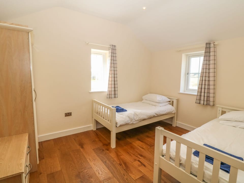 Cottage | 2 bedrooms, individually decorated, individually furnished, free WiFi