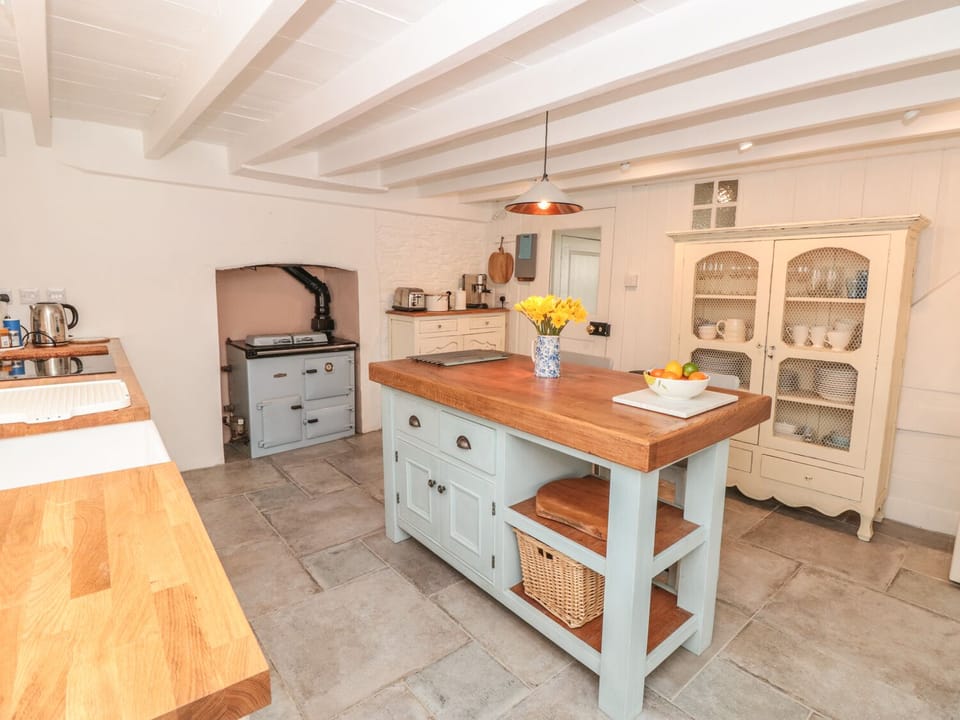 Cottage | Interior