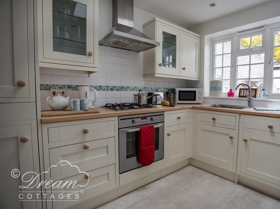 Cottage | Interior