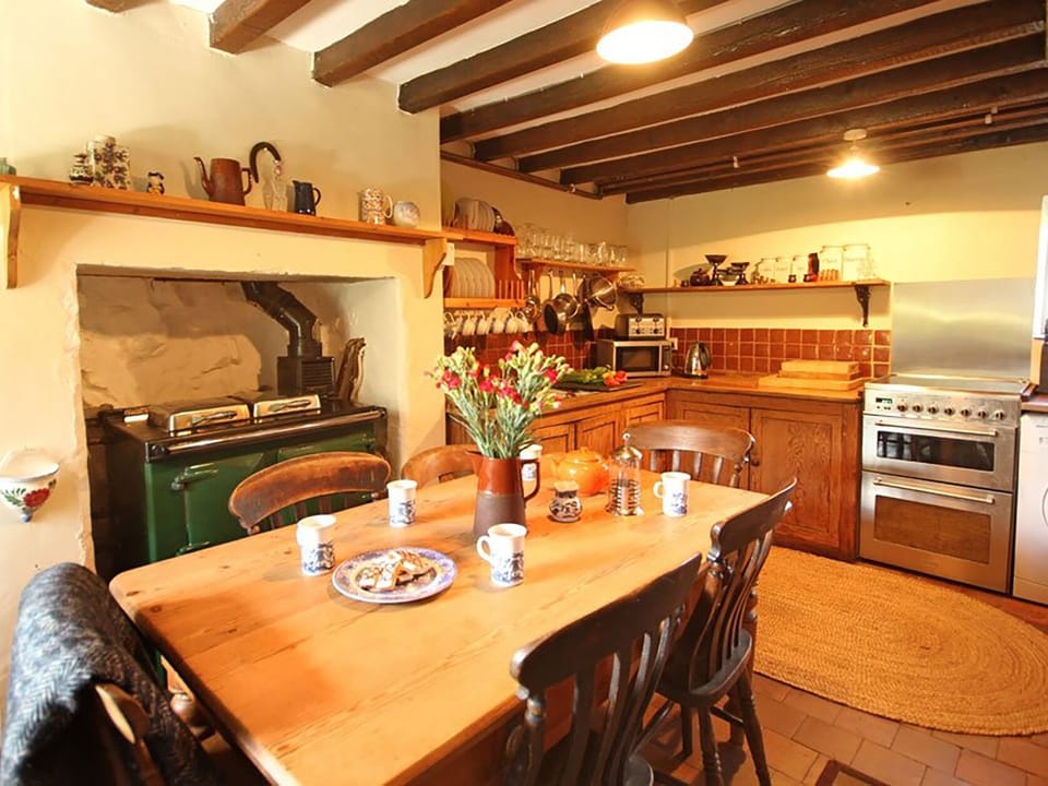 Cottage | Dining