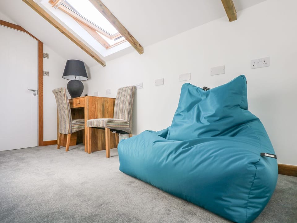 Cottage | 2 bedrooms, individually decorated, individually furnished, free WiFi