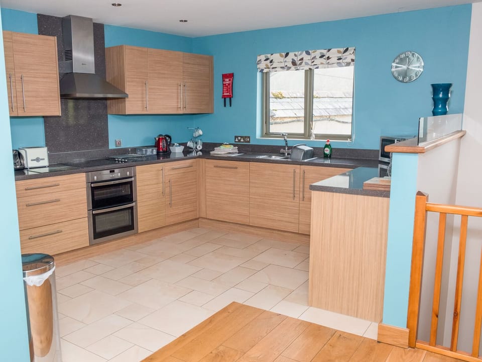 Cottage | Private kitchen | Microwave, stovetop, dishwasher, highchair