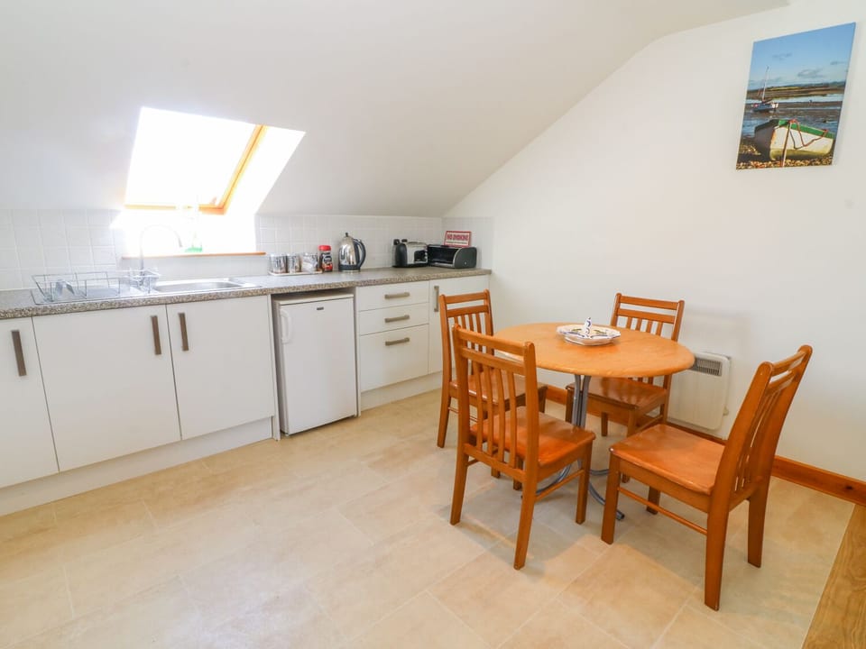 Cottage | Private kitchen | Cookware/dishes/utensils