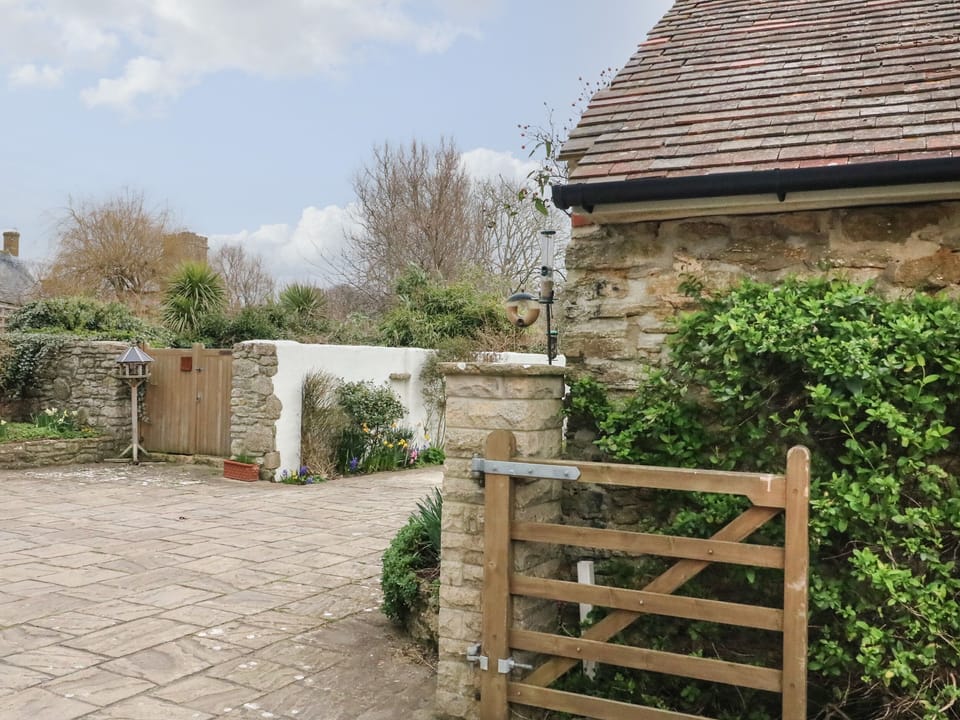 Cottage | Property grounds