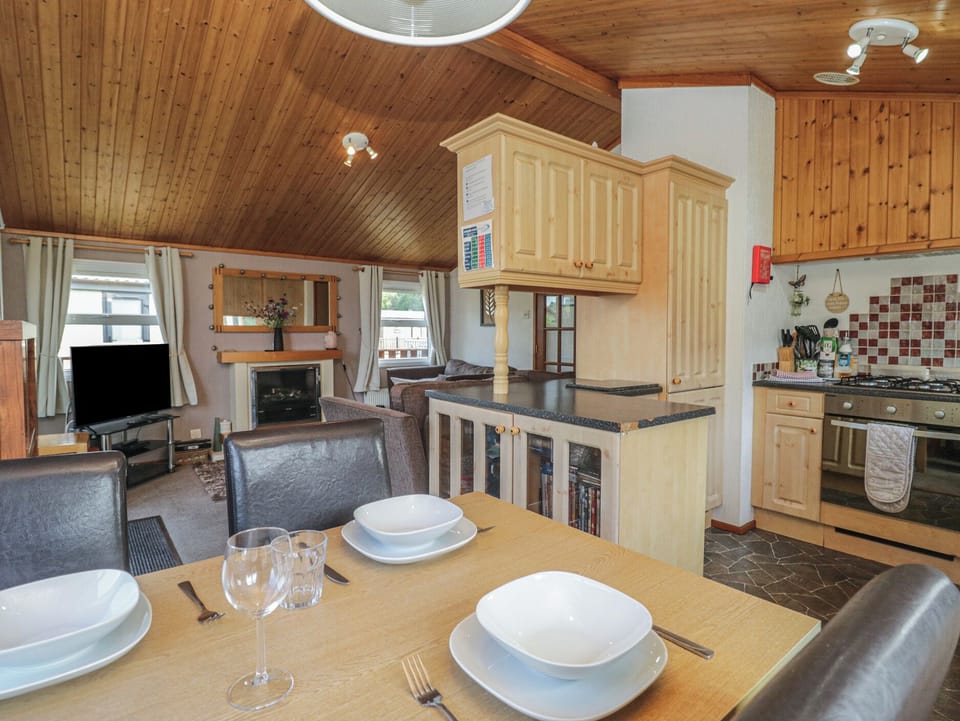 Cottage | Private kitchen | Cookware/dishes/utensils