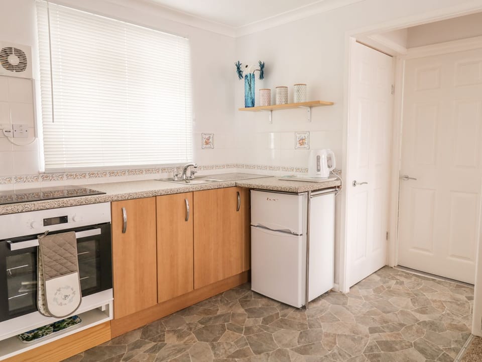 Cottage | Private kitchen | Cookware/dishes/utensils
