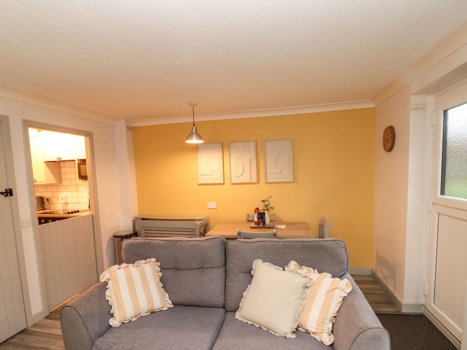 Cottage | Living area | Fireplace