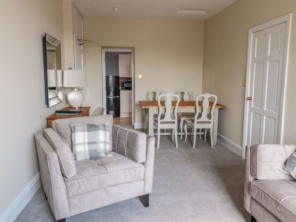 Cottage | Living area | TV