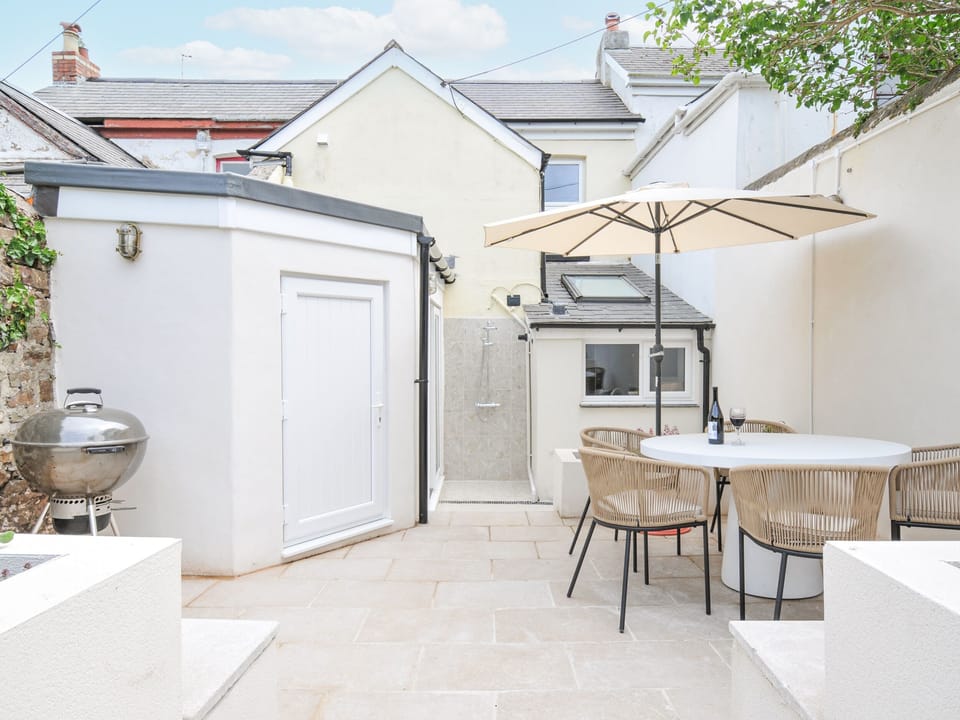 Cottage | Outdoor dining
