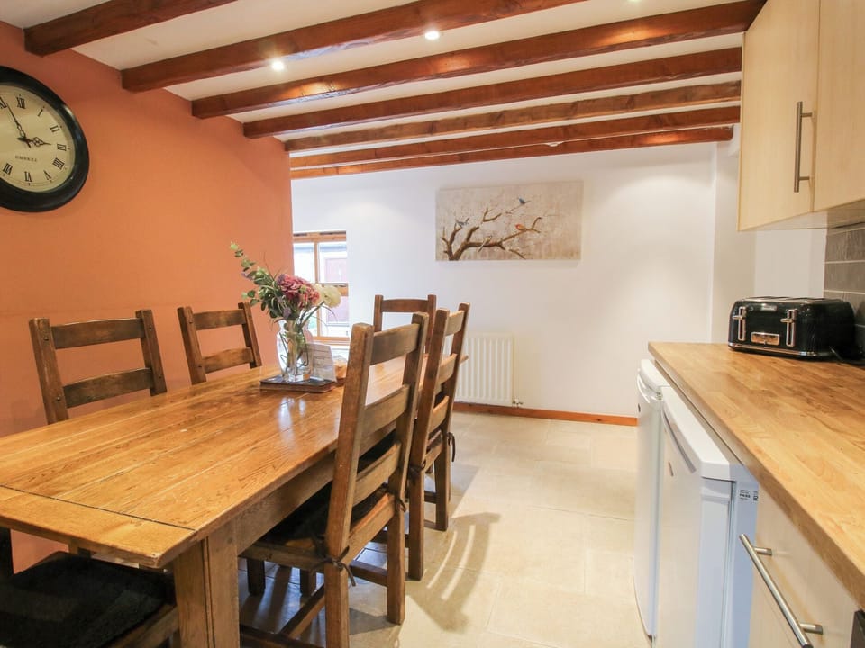 Cottage | Dining