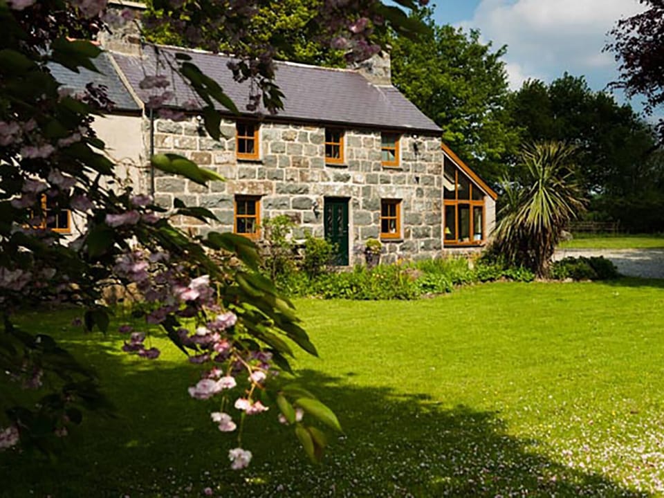 Cottage | Interior
