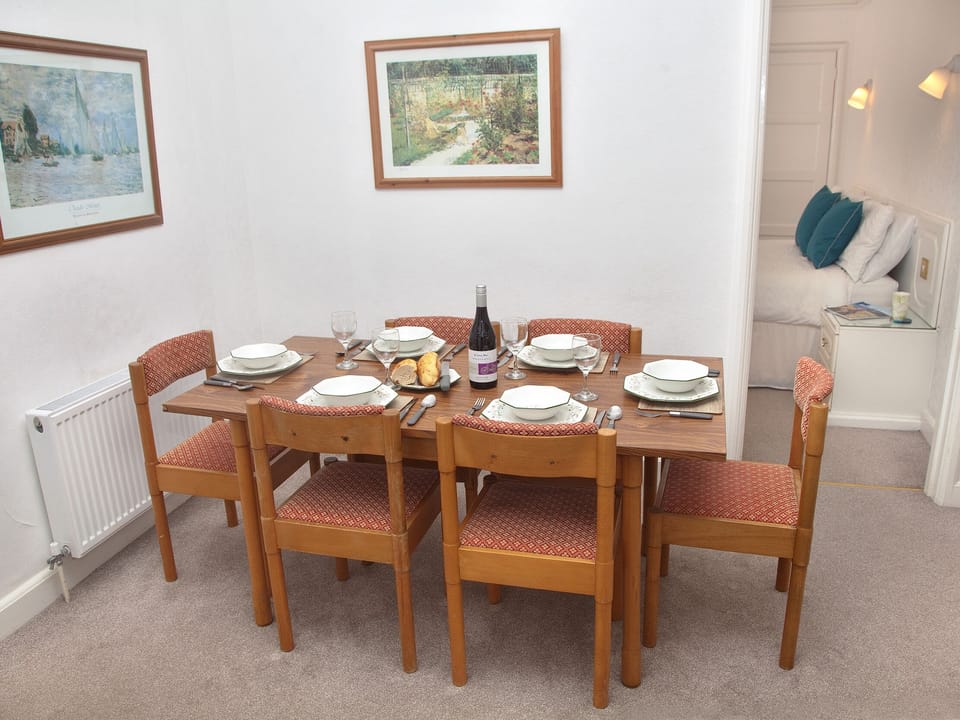 Cottage | Dining