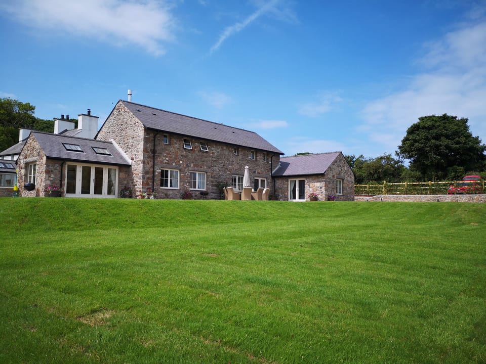 Cottage | Interior