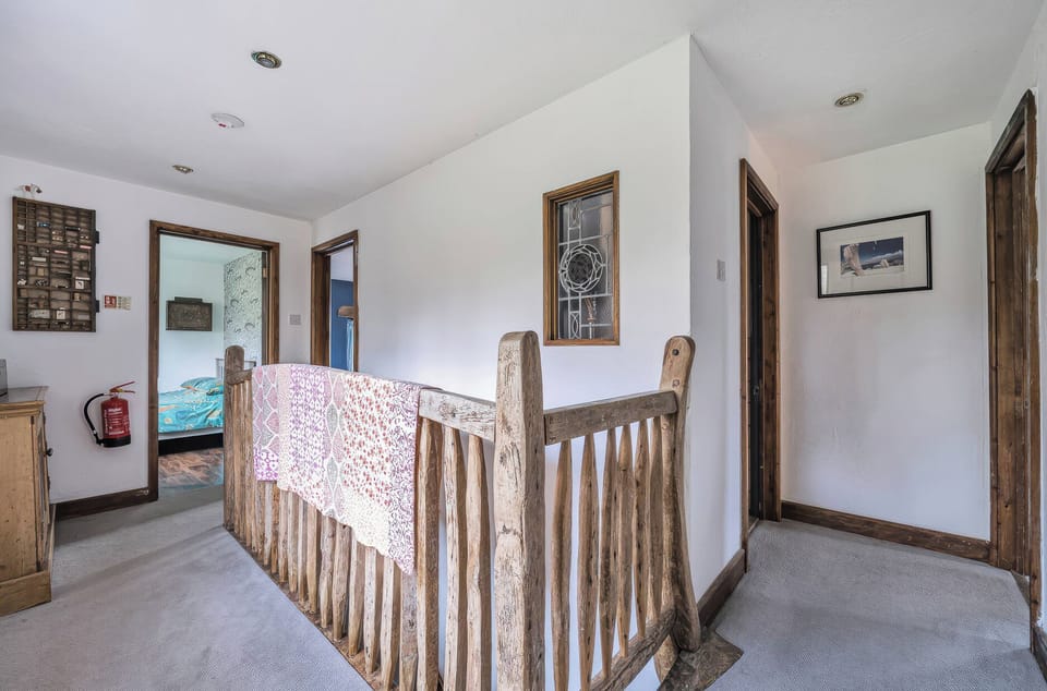 Cottage | 4 bedrooms, WiFi (free), individually decorated, individually furnished