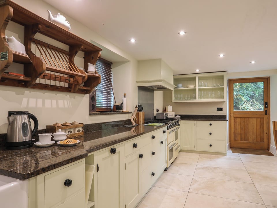 Cottage | Interior
