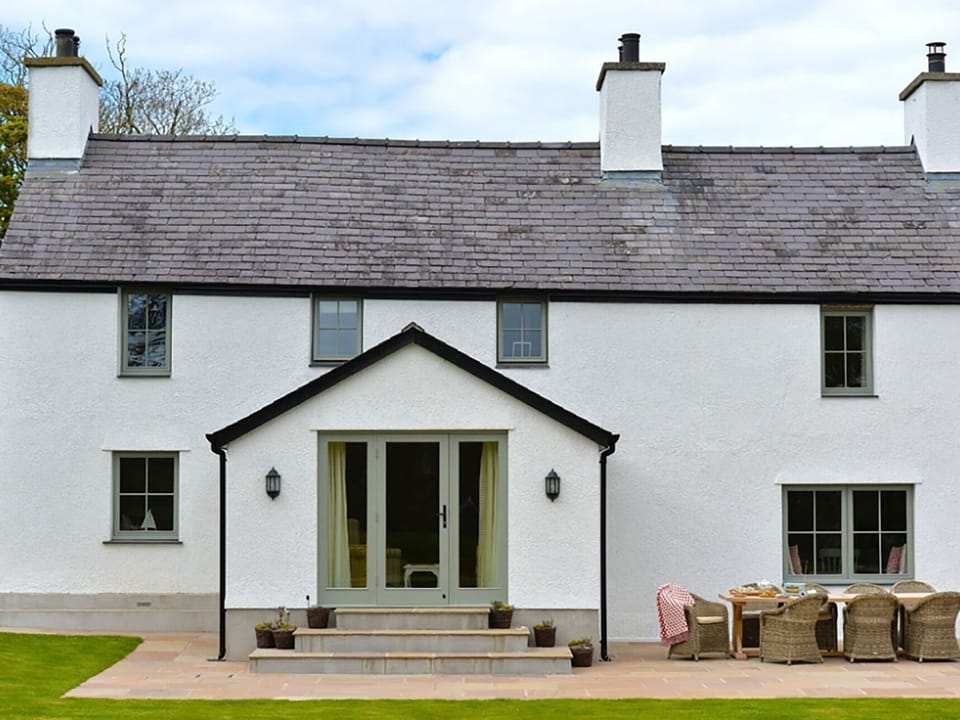 Cottage | Interior