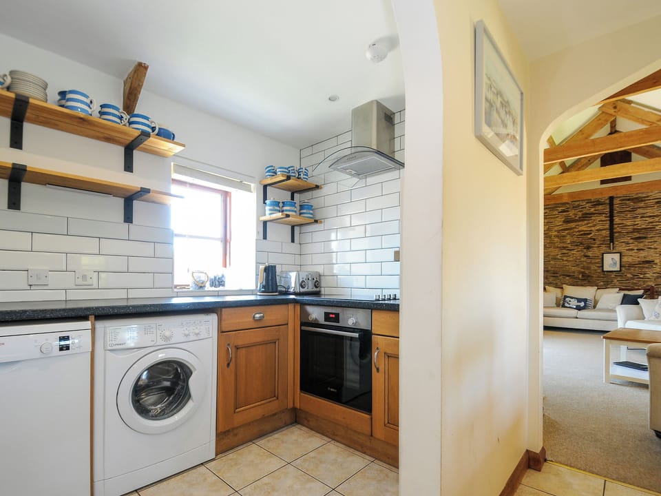 Cottage | Private kitchen | Fridge, microwave, dishwasher, toaster