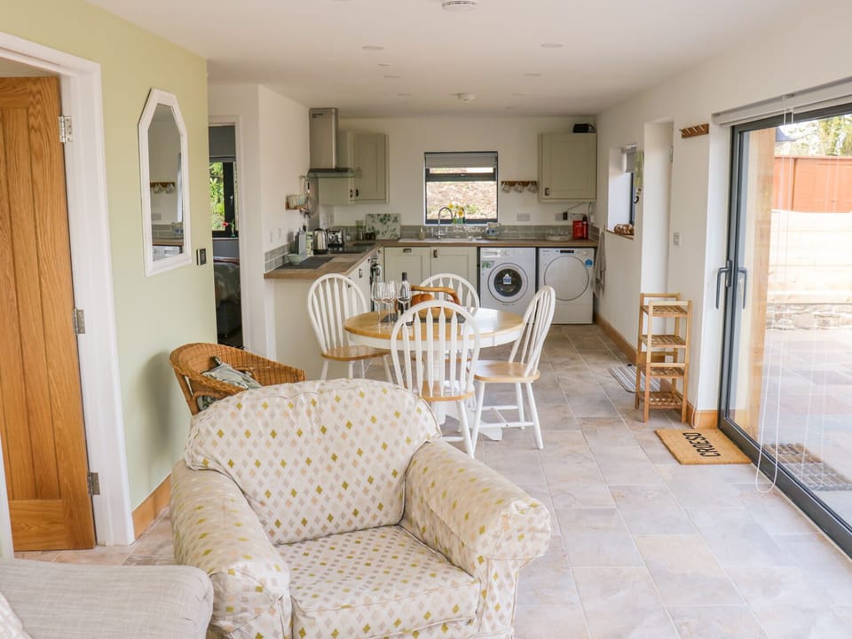 Cottage | Living room | TV