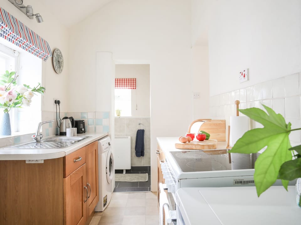Cottage | Private kitchen | Highchair, cookware/dishes/utensils