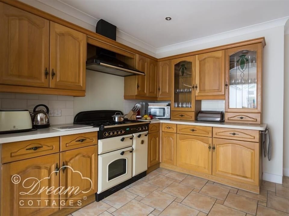Cottage | Interior