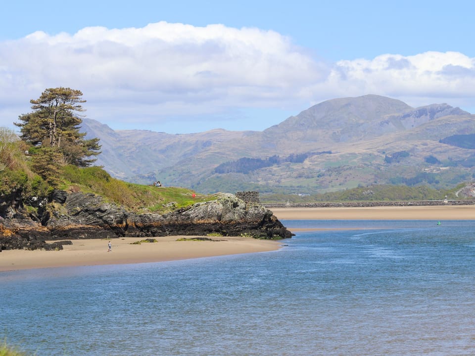 Sea View Apartment Cottage in Porthmadog