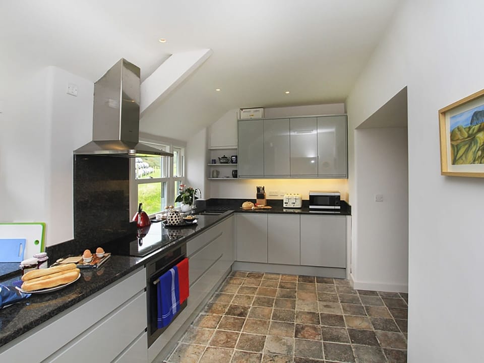 Cottage | Private kitchen | Microwave, stovetop, dishwasher, highchair
