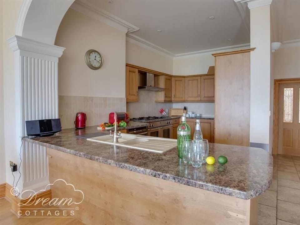 Cottage | Interior