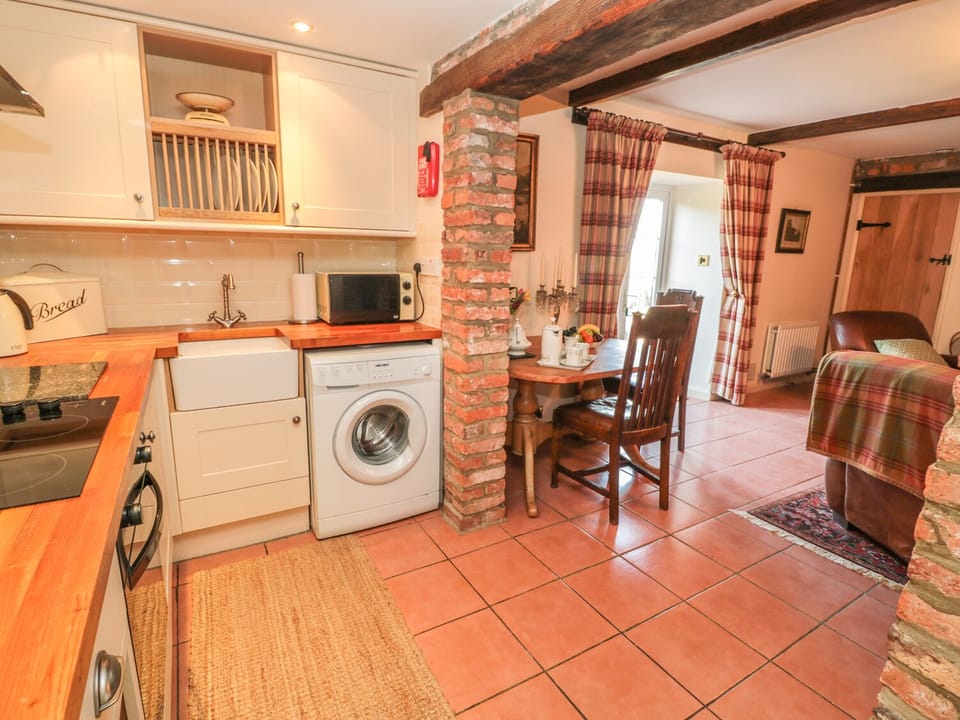 Cottage | Interior