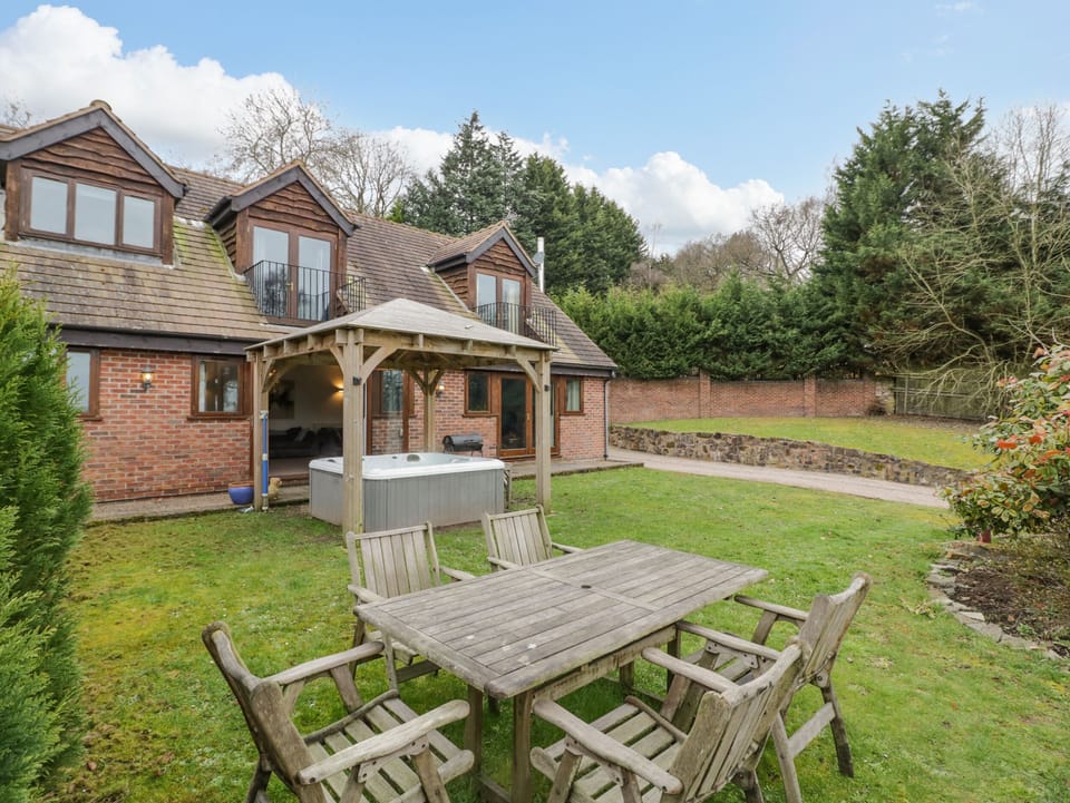 Cottage | Outdoor dining