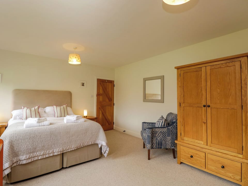 4 bedrooms, individually decorated, individually furnished, free WiFi