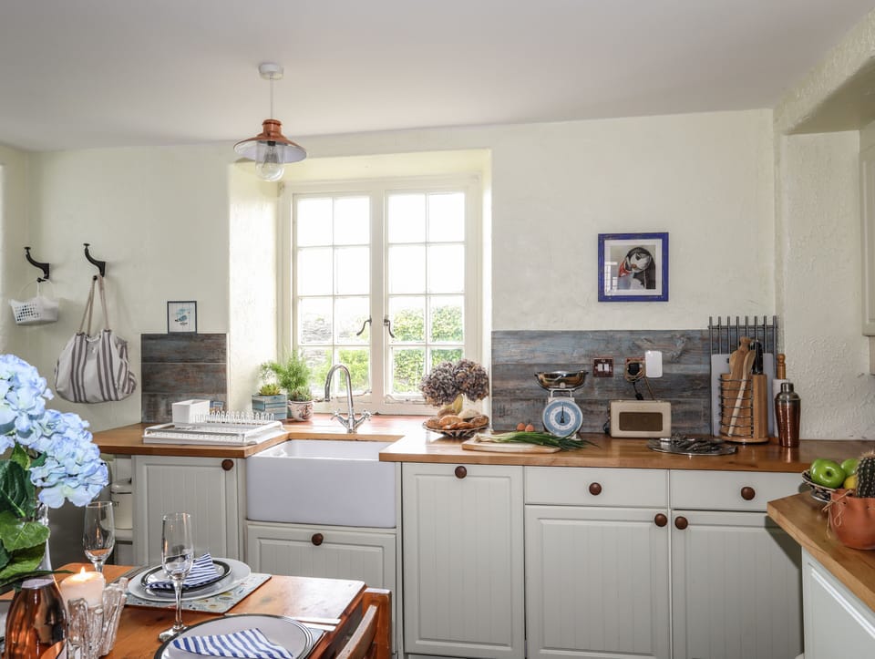 Cottage | Interior