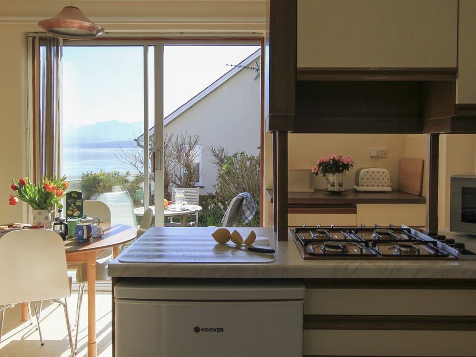 Cottage | Private kitchen | Stovetop, dishwasher, highchair, cookware/dishes/utensils