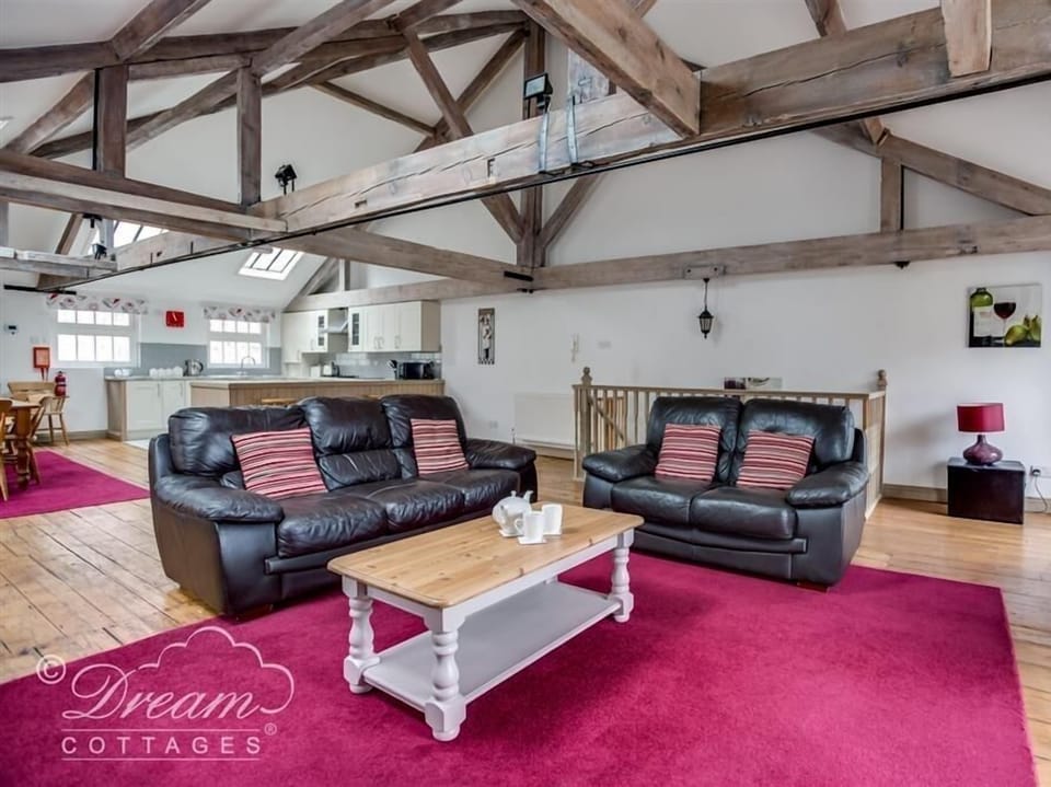 Cottage | Living room | TV